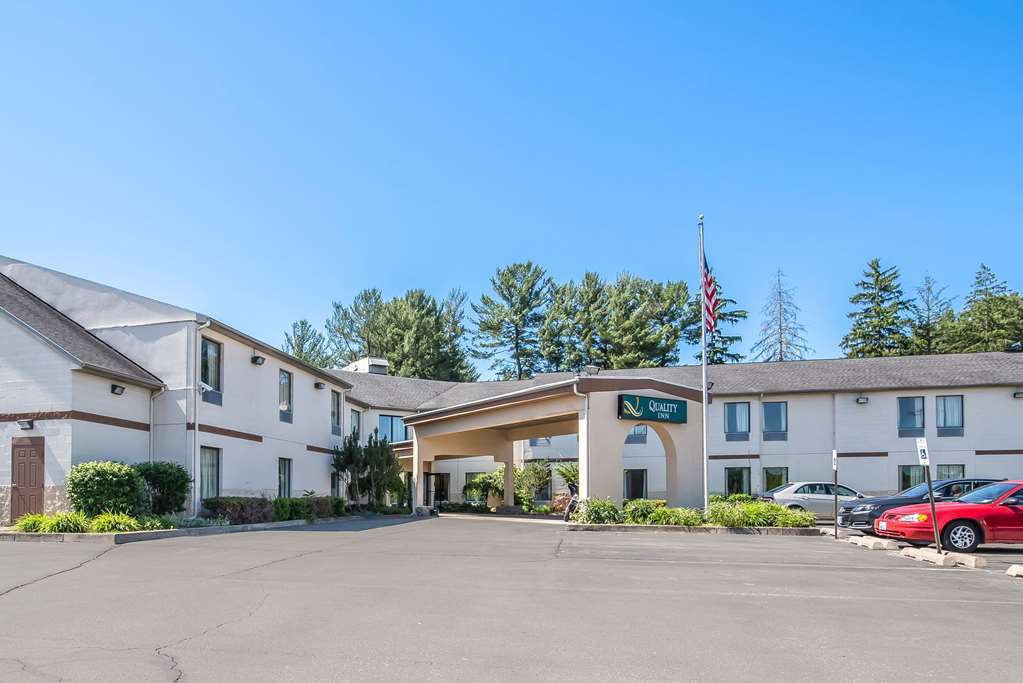 Quality Inn Binghamton West Apalachin ภายนอก รูปภาพ